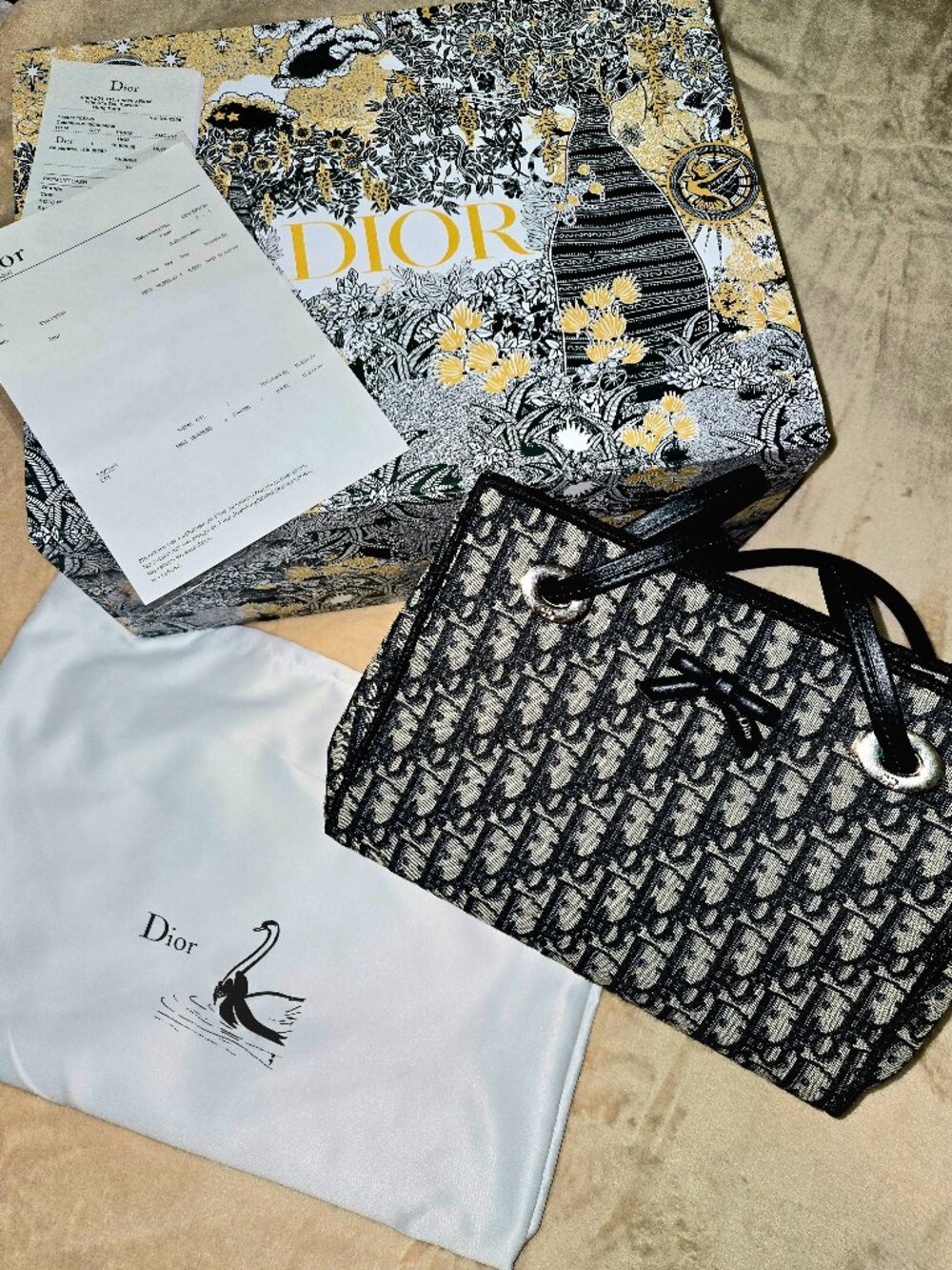 Christian Dior Oblique Canvas Bucket Bag – Authentic w/ Receipt Beautiful